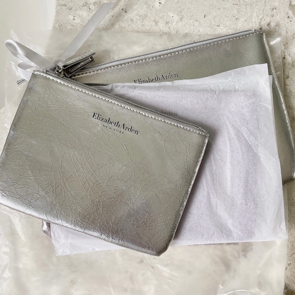 Elizabeth Arden Makeup Bag Set - Picture 4 of 4